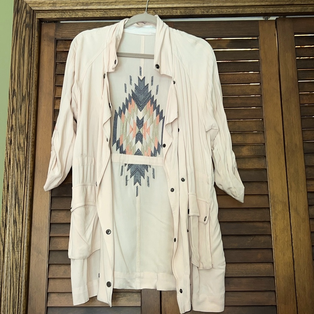 Beautiful, like new condition light weight jacket